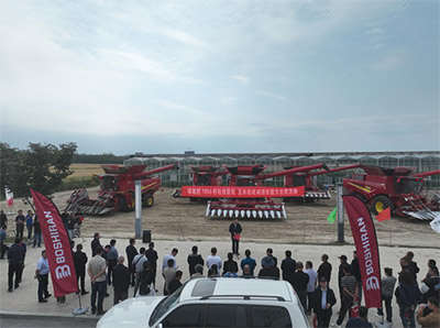 BG大游集团7850籽粒收获机乌苏演示推广 助力全疆农机向“高质高效、智能绿色”迈进